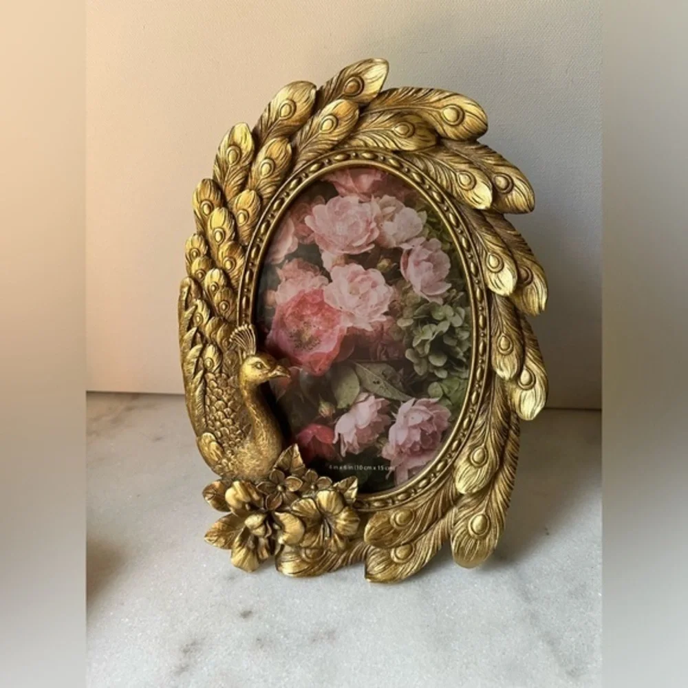 Peacock shape gold picture frame for 4”x6”